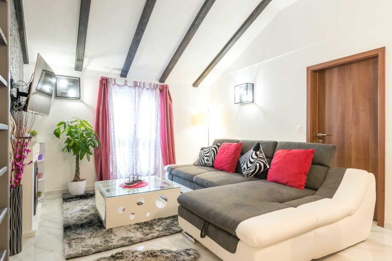 Tranquility And Nature In 4 Bedroom With Sea View Mokošica Exterior foto